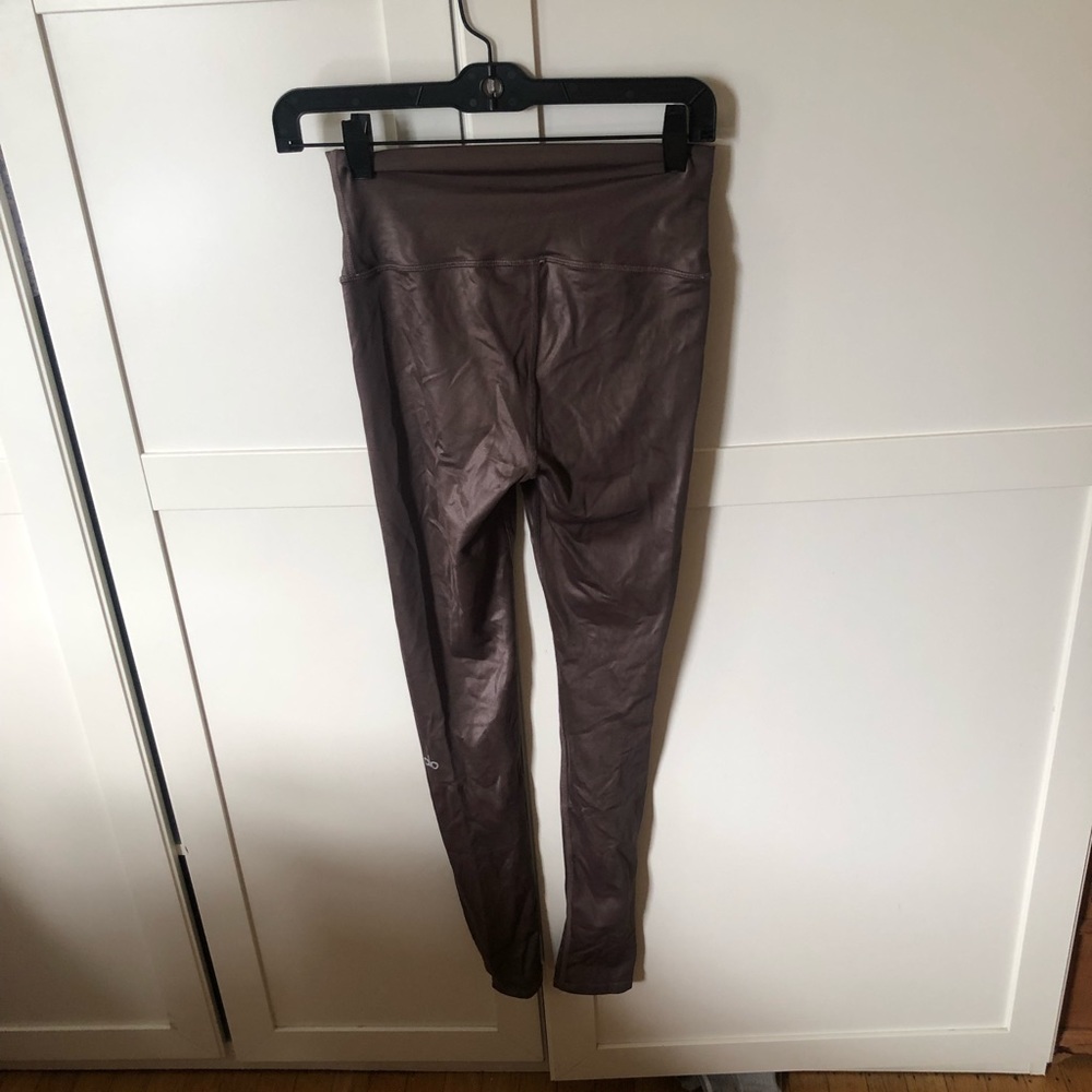 Shiny purple leggings from Alo